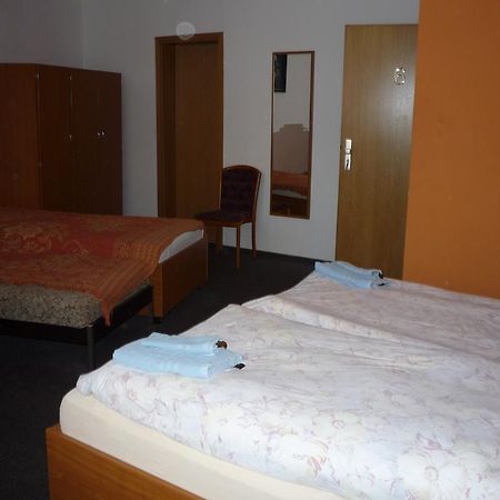 Gasthof & Pension Hause Halle  Δωμάτιο φωτογραφία