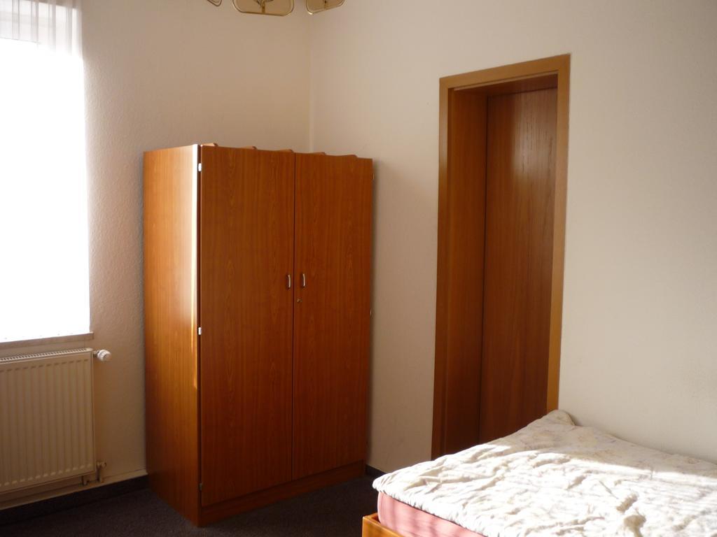 Gasthof & Pension Hause Halle  Δωμάτιο φωτογραφία