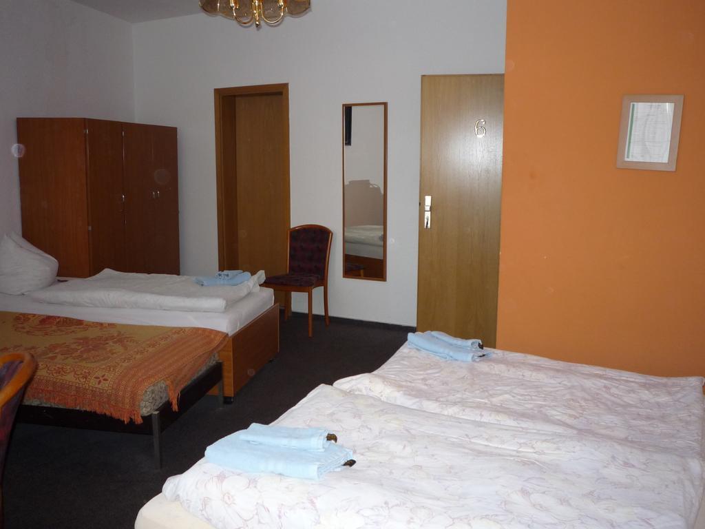 Gasthof & Pension Hause Halle  Δωμάτιο φωτογραφία